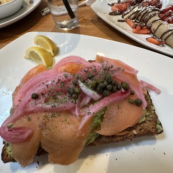 Broken Yolk Cafe - Breakfast & Brunch Near Me - Irvine, California