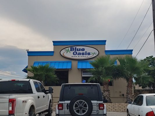 Blue Oasis Bar & Grill by null