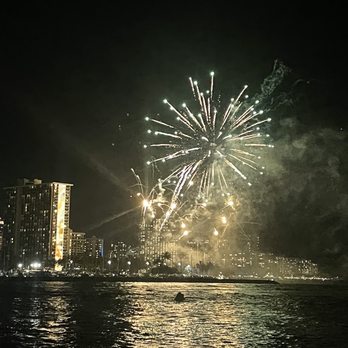 Magic Island - fireworks - Parks Near Me - Honolulu, Hawaii Magic Island - fireworks - Parks Near Me - Honolulu, Hawaii