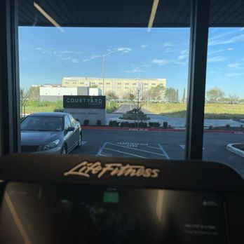 Courtyard by Marriott - Gym - Hotels Near Me - Modesto, California