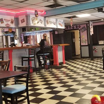 Old Time Diner - Bar area. Eat at the bar, sit at a table or in booth - American Near Me - Leesburg, Florida