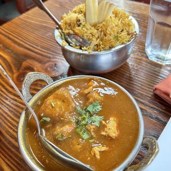 Yeti Restaurant - Chicken Curry - Indian Near Me - Glen Ellen, California