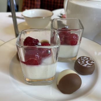 Mary Cassatt Tea Room - Bottom dish - Tea Rooms Near Me - Philadelphia, Pennsylvania