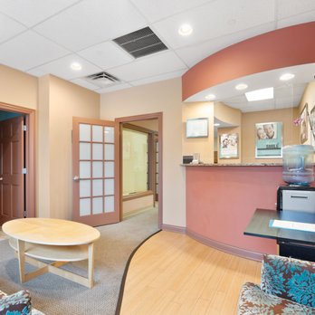 Pearly Whites Dentistry - Interior - Cosmetic Dentists Near Me - Schaumburg, Illinois Pearly Whites Dentistry - Interior - Cosmetic Dentists Near Me - Schaumburg, Illinois