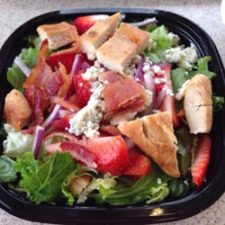 Wendy's - Strawberry Fields Chicken Salad, Half Size