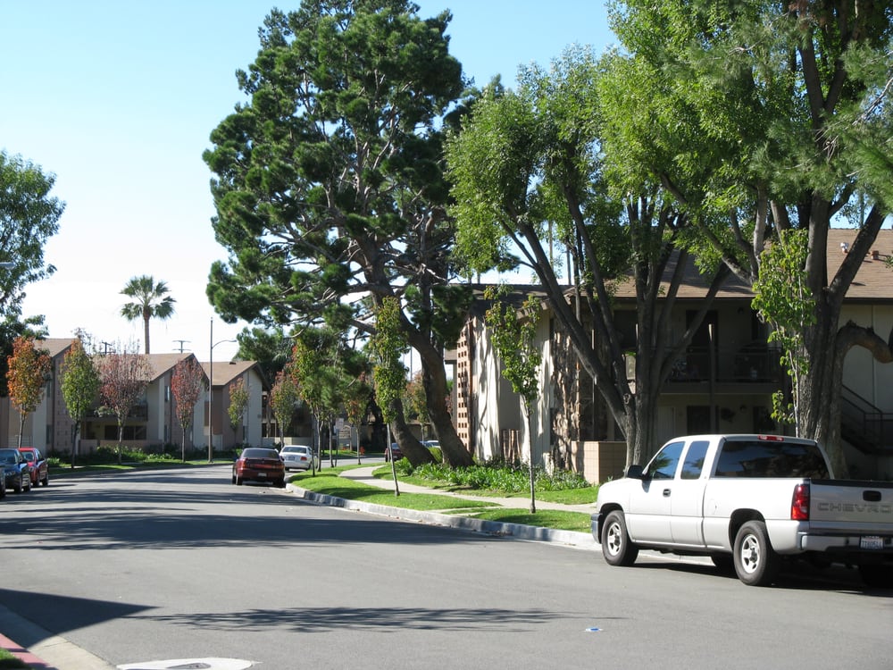 FAIRWAY PARK APARTMENTS Updated October 2024 1844 E Fairway Dr