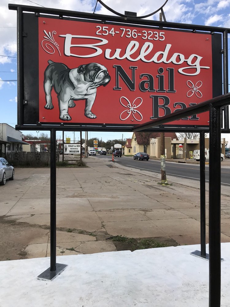 Bulldog Nailbar Logo