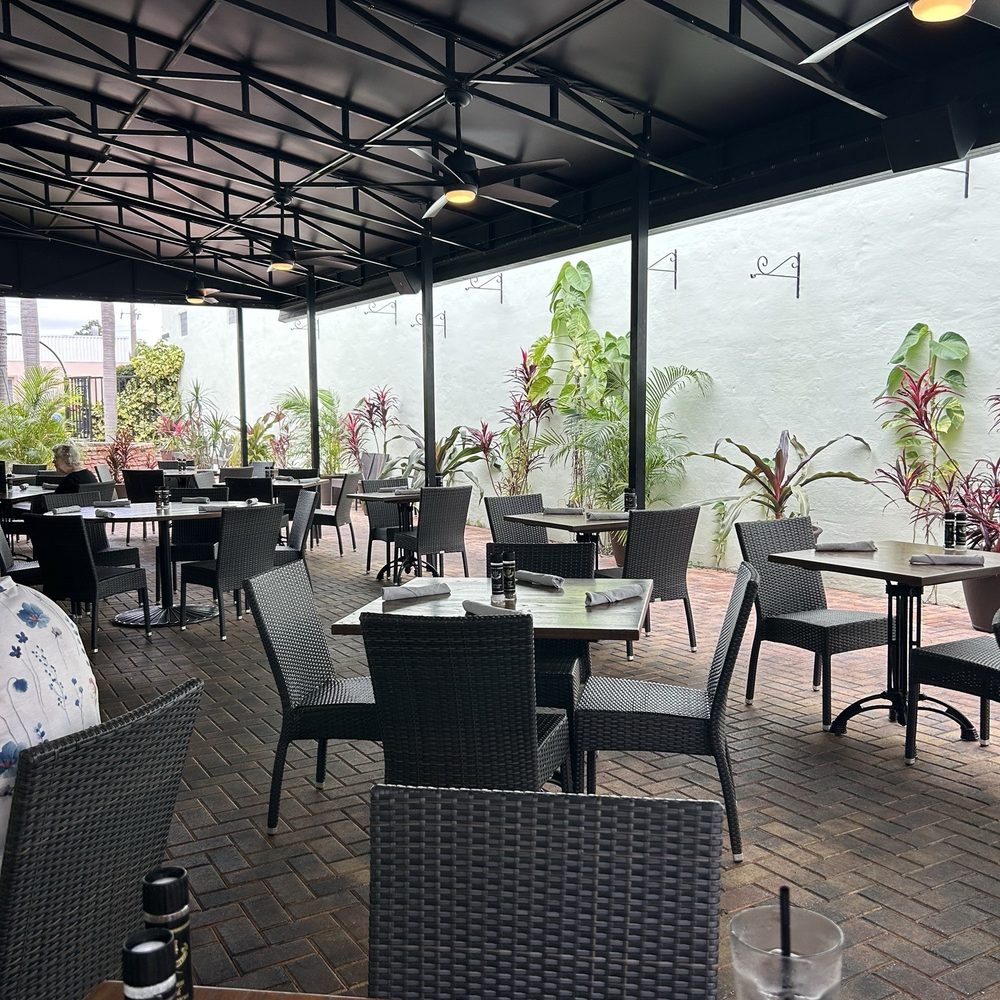 Tuohy’s Downtown - Our new favorite spot - Wine Bars Near Me - Vero Beach, Florida Tuohy’s Downtown - Our new favorite spot - Wine Bars Near Me - Vero Beach, Florida