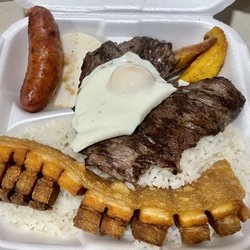Macita's Restaurant - Bandeja Paisa con Carne Asada