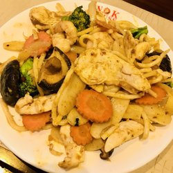 Wok House - From the stir fry bar, i mixed: bamboo shoots, udon noodles, and thai (light spicy) sauce for the mix ABSOLUTELY DELICIOUS