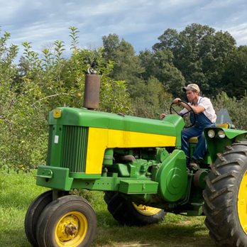 March Farms - Tractor! - Fruits & Veggies Near Me - Bethlehem, Connecticut