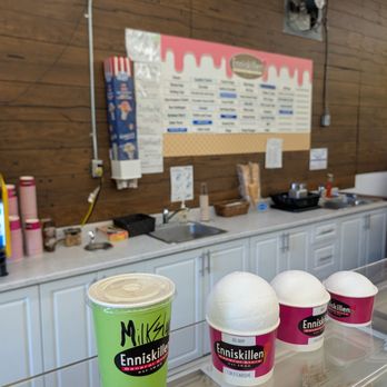 Enniskillen General Store - Prep area - Ice Cream & Frozen Yogurt Near Me - Peterborough, Ontario