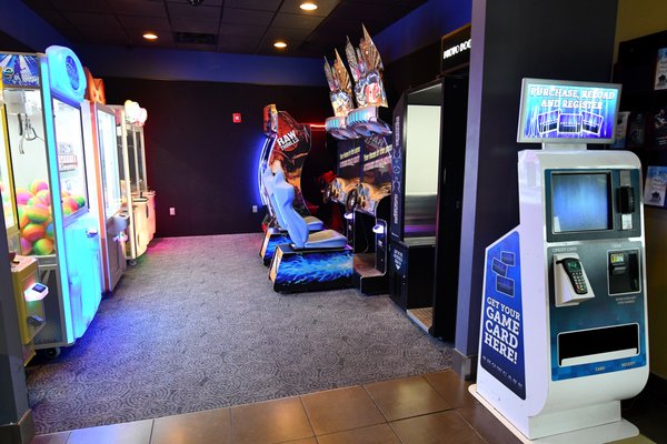 SHOWCASE CINEMA DE LUX RIDGE HILL - Updated July 2025 - 79 Photos & 93
