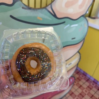 Friendly Donuts - Chocolate sprinkles - Donuts Near Me - Orange, California Friendly Donuts - Chocolate sprinkles - Donuts Near Me - Orange, California