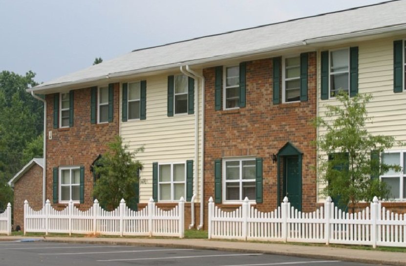LAUREL HILL APARTMENTS Updated April 2024 1526 Eaves Rd, Shelby