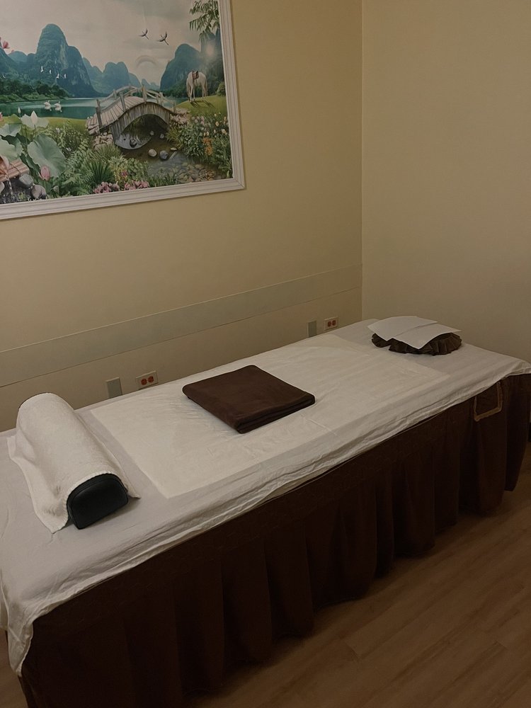 SUNNY FOOT SPA 15 Photos & 77 Reviews 837 S WestmoreMeyers Rd