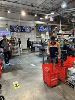 H Mart Northern 144 by null
