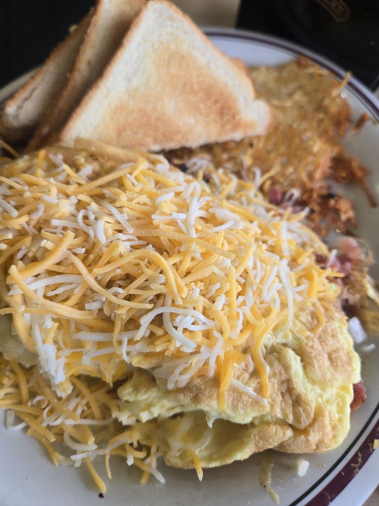 Food from Eddies Rise N Dine