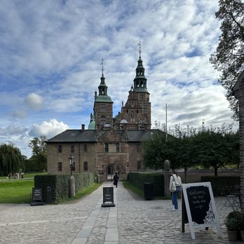 Rosenborg - Castle from the street - Museums Near Me - København K, 84 Rosenborg - Castle from the street - Museums Near Me - København K, 84