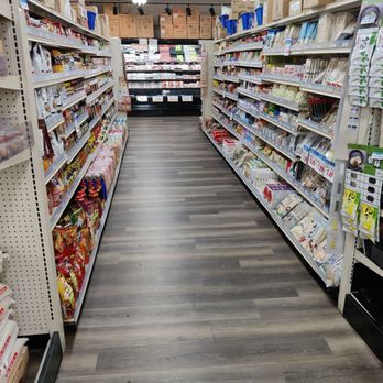 Nijiya Market - Very organized - International Grocery Near Me - Honolulu, Hawaii