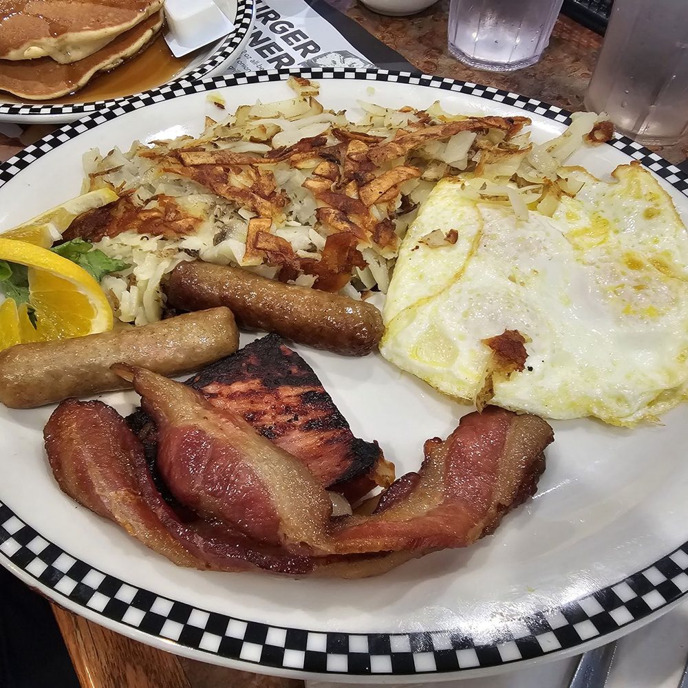 Black Bear Diner Arvin - Breakfast & Brunch Near Me - Arvin, California Black Bear Diner Arvin - Breakfast & Brunch Near Me - Arvin, California