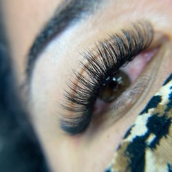 Lashyou Studio - Hybrid set of lash extensions
