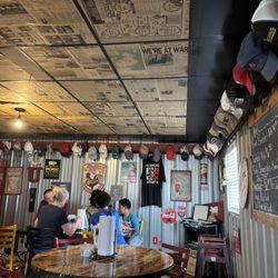 Phat Tabb's BBQ - More memorabilia on the walls
