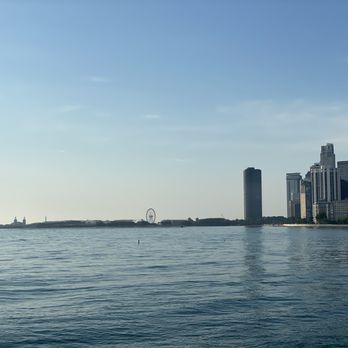 Fullerton Beach - Navy Pier on the left - Beaches Near Me - Chicago, Illinois Fullerton Beach - Navy Pier on the left - Beaches Near Me - Chicago, Illinois
