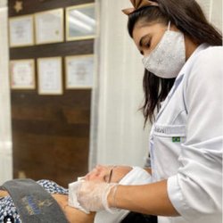 Mariah  Beauty Services - She works so hard to make me happy