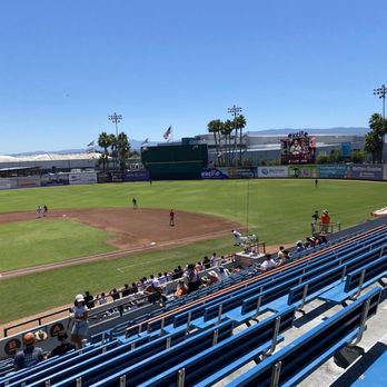 San Jose Giants - 90 degrees, no breeze: hot hot hot! - Professional Sports Teams Near Me - San Jose, California San Jose Giants - 90 degrees, no breeze: hot hot hot! - Professional Sports Teams Near Me - San Jose, California