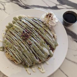 Ashta and pistachio pancake