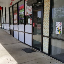 Day Day New Restaurant - Storefront