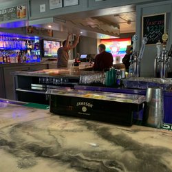 The Mad Hatter Lounge - Bar, drink, bar back, sports