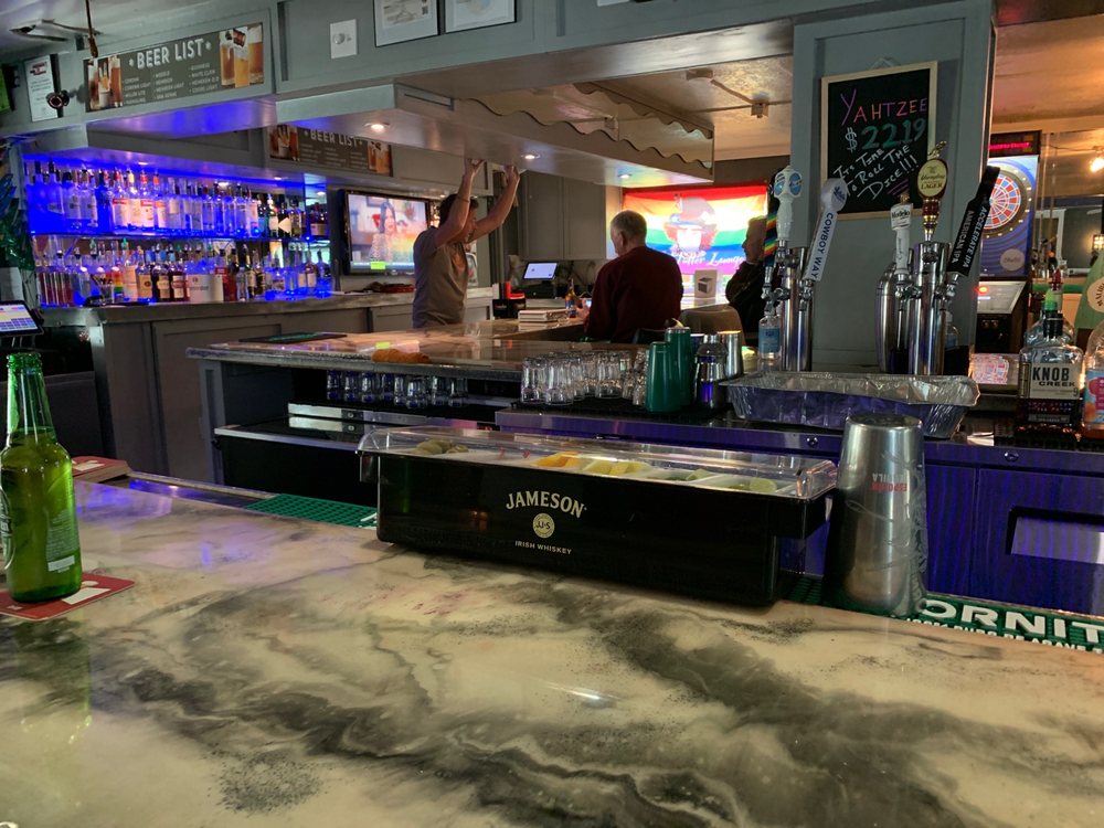 THE MAD HATTER LOUNGE Updated October 2024 16 Photos & 16 Reviews