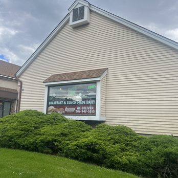 Cliffs Cafe - Exterior - Breakfast & Brunch Near Me - Englewood Cliffs, New Jersey