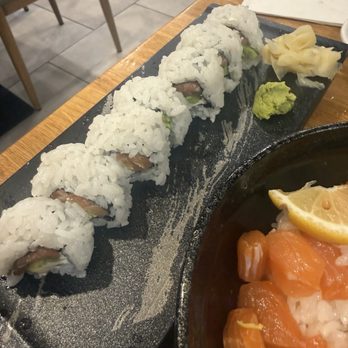 Sushi Matsuri - Phili roll - Japanese Near Me - Honolulu, Hawaii