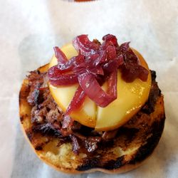 Capital City BBQ - Steer Clear sandwich plate