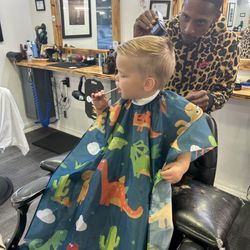 Uptown Barber Lounge