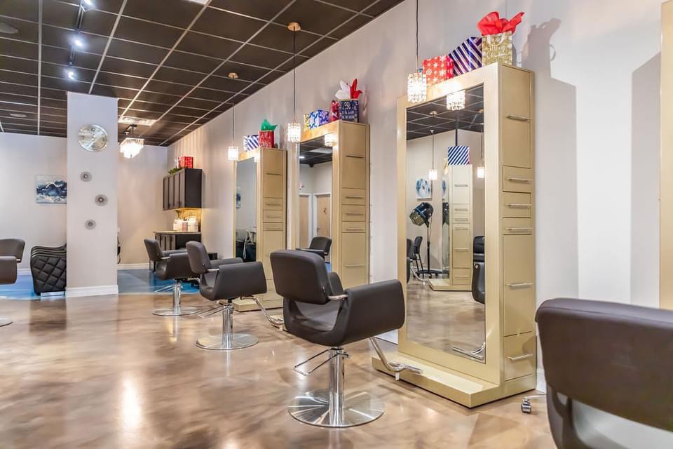 Regalo Hair Studio Logo
