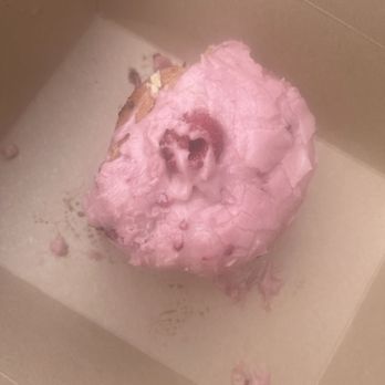 Just What I Kneaded - Raspberry cinnamon roll - Vegan Near Me - Los Angeles, California Just What I Kneaded - Raspberry cinnamon roll - Vegan Near Me - Los Angeles, California
