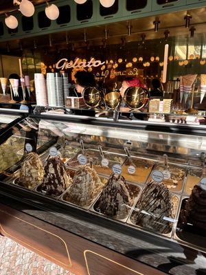 Anita La Mamma del Gelato by null