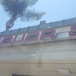 Village Square Liquor & Kegs