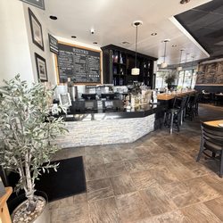 Kentro Greek Kitchen - Clean