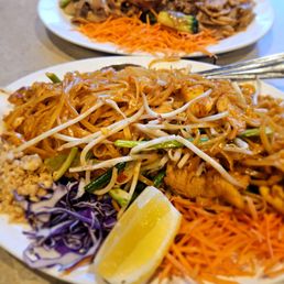 Pad Thai
Pad Se Ew Pad Thai
Pad Se Ew