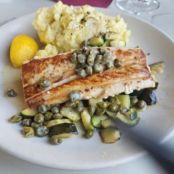M'tucci's Twenty-Five - Italian Near Me - Albuquerque, New Mexico