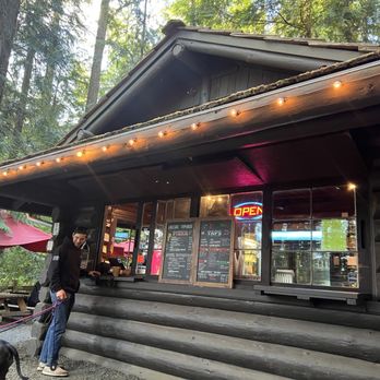 Lakeside Taphouse - Parks Near Me - Olympia, Washington