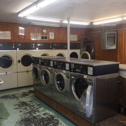 Littleton Easy Wash Laundromat - View of room