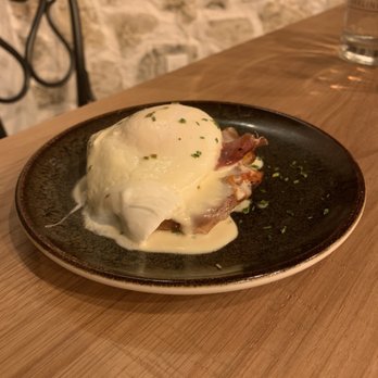 AMBAR Restaurant, Capitol Hill - Eggs benedict - Modern European Near Me - Washington, DC, District of Columbia