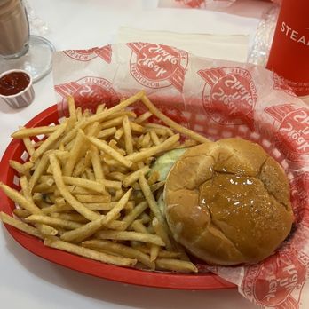 Steak ’n Shake - Garlic burger - Burgers Near Me - Wentzville, Missouri