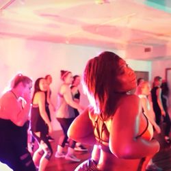 Cardio dance class that makes you feel like Beyoncé with Alexis Rose!